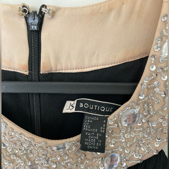 Black Beaded Neck Keyhole Halter Maxi Gown Prom Formal Dress - Picture 7 of 7